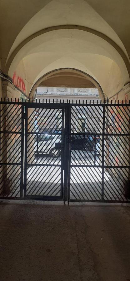 Центрові Апартаменти İvano-Frankivsk Dış mekan fotoğraf
